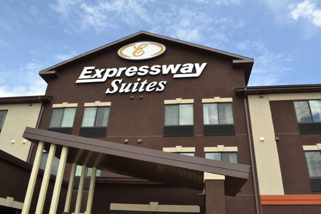 Grand Forks Lodge And Suites Exterior foto